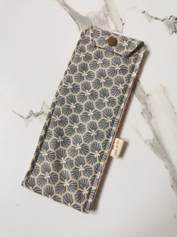 Pochette à brosse à dents